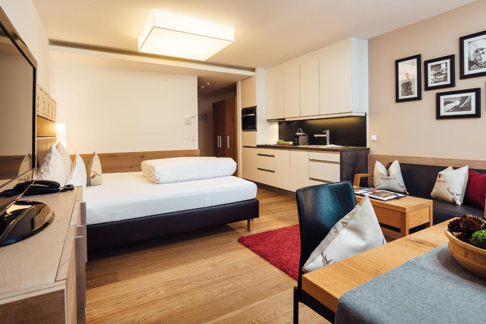 Schneeweiss Lifestyle - Apartments - Living Serfaus Quarto foto