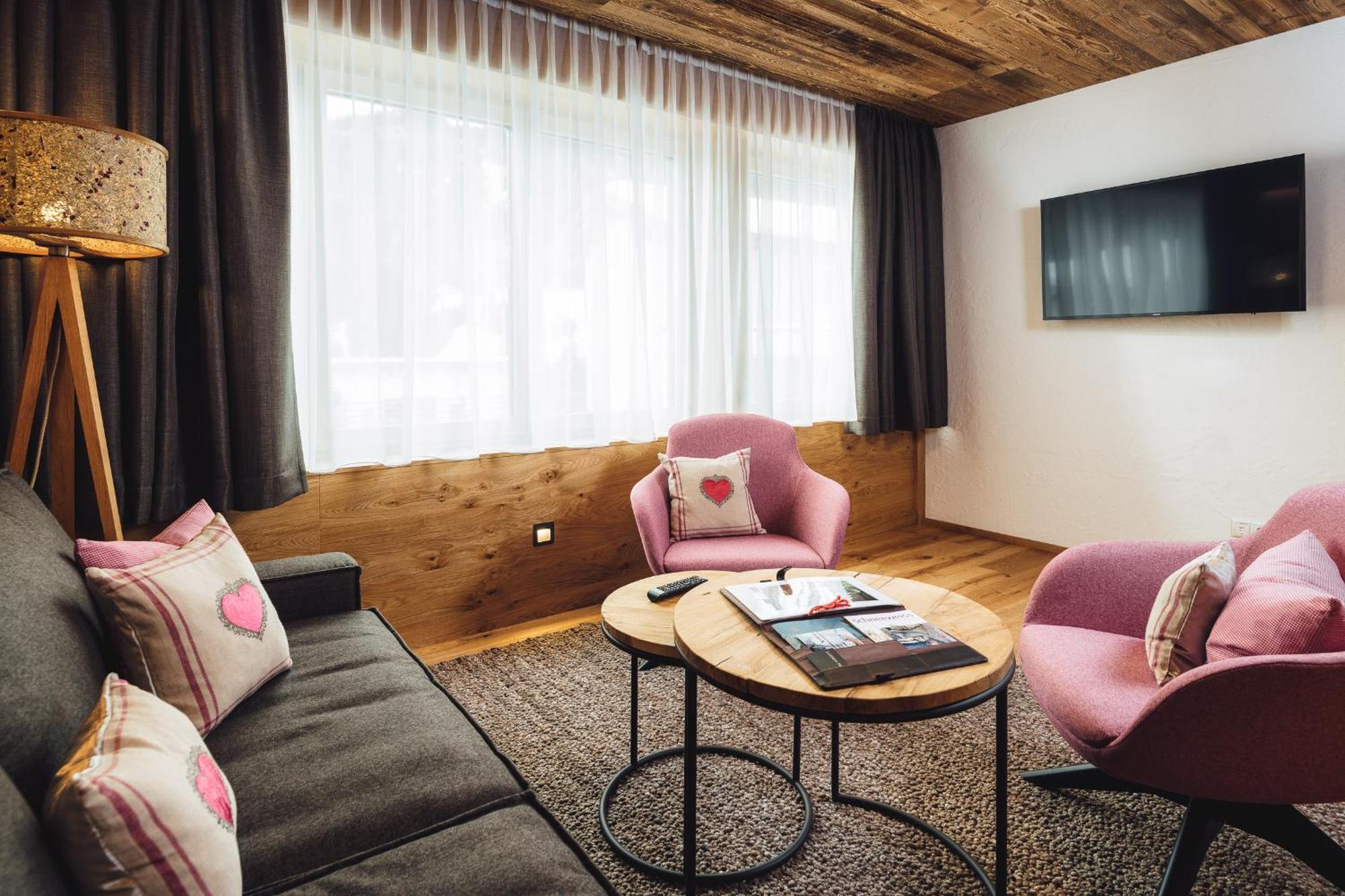 Schneeweiss Lifestyle - Apartments - Living Serfaus Quarto foto